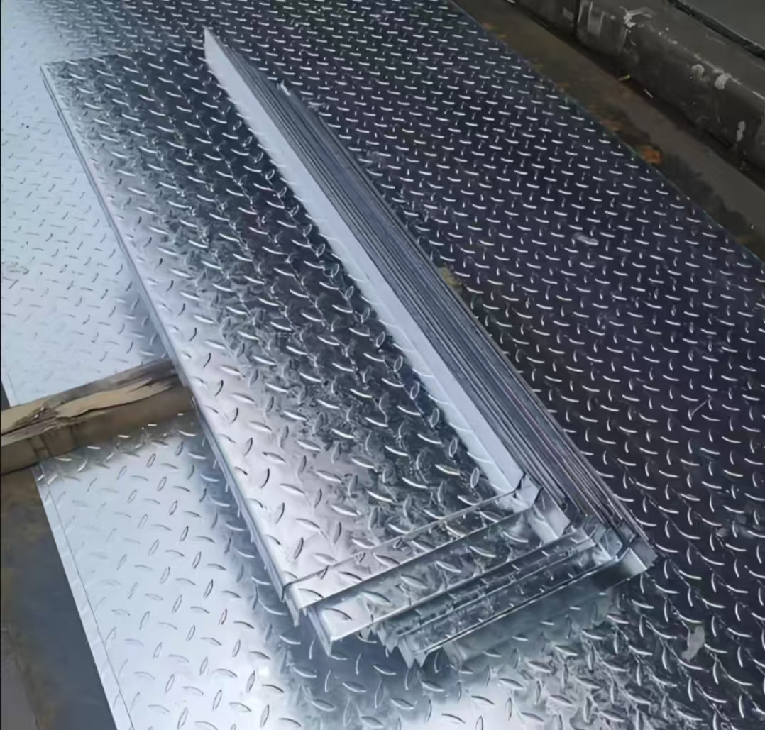 Patterned galvanized steel sheet