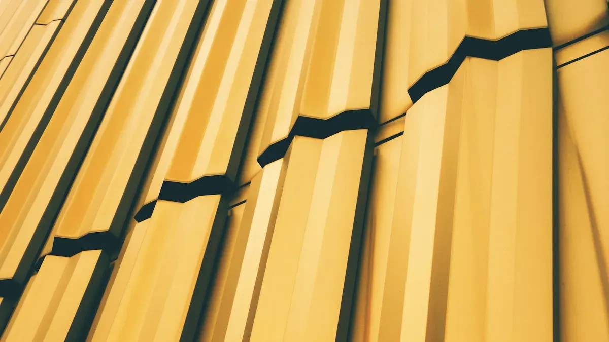 How Should African Customers Choose Color-Coated Steel Sheets?